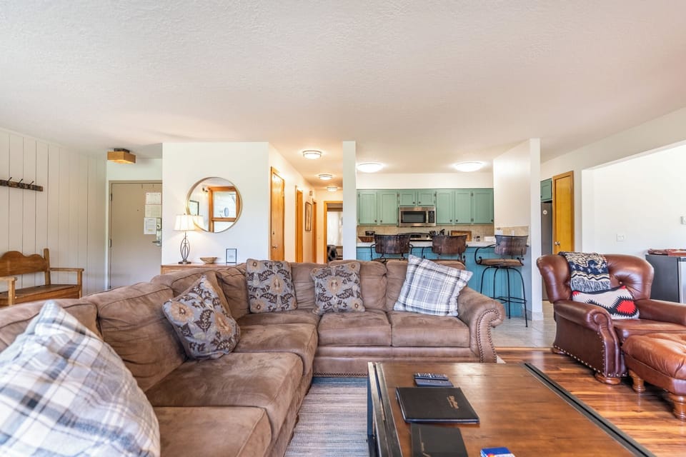 Condo (3 Bedrooms) | Property amenity