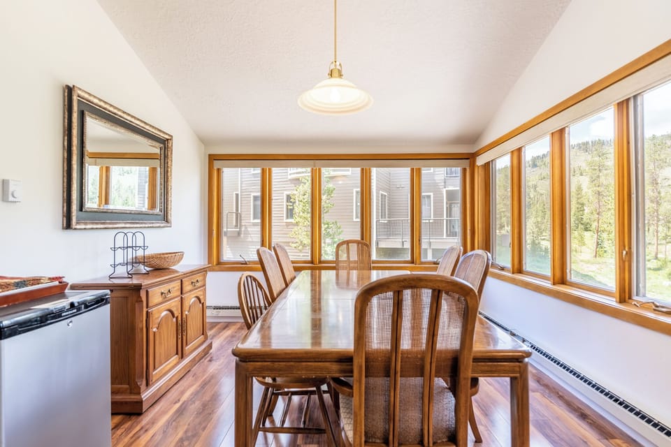 Condo (3 Bedrooms) | Property amenity