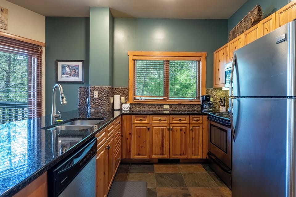 Condo (2 Bedrooms) | Property amenity