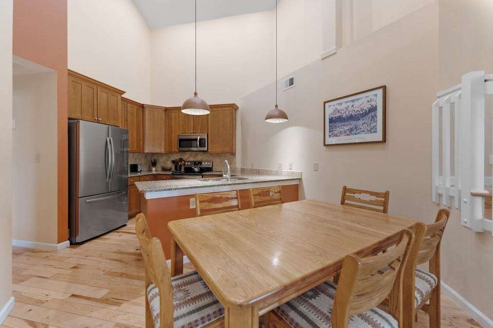 Condo (3 Bedrooms) | Property amenity