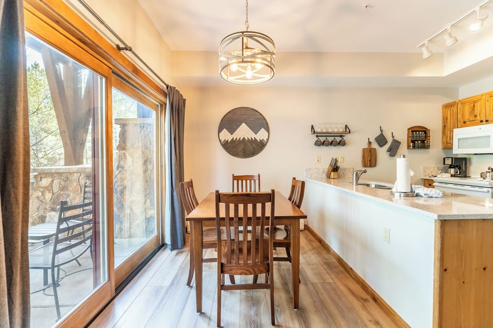 Condo (1 Bedroom) | Property amenity
