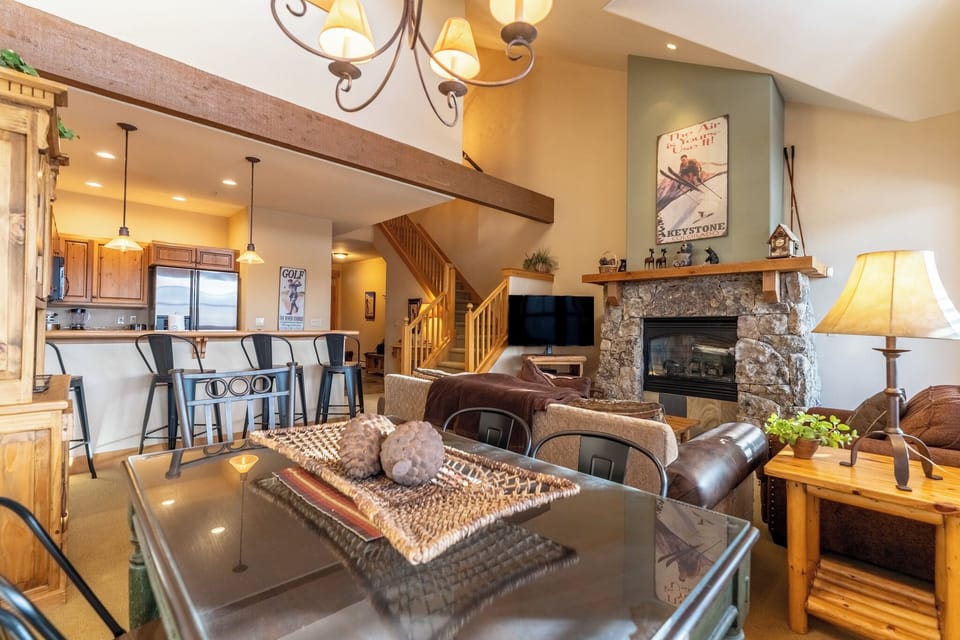Condo (2 Bedrooms) | Front of property