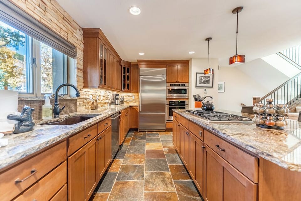 Studio (3 Bedrooms) | Property amenity