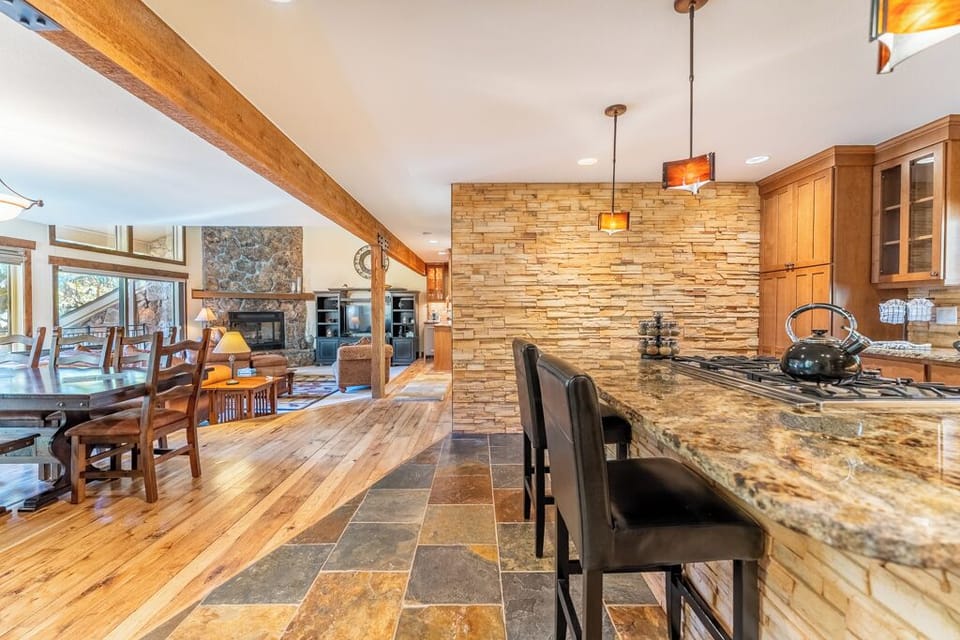 Studio (3 Bedrooms) | Property amenity