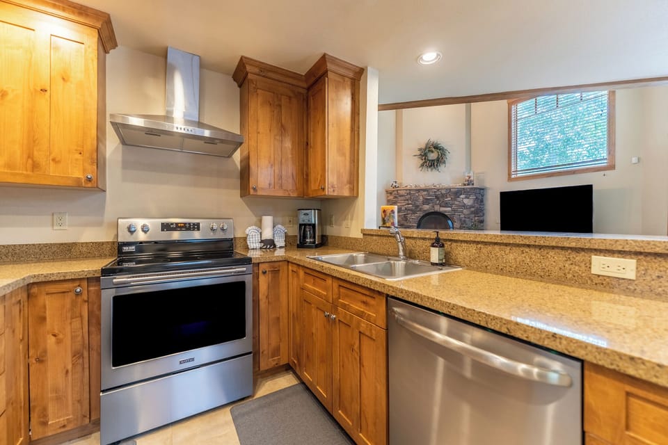 Studio (3 Bedrooms) | Property amenity