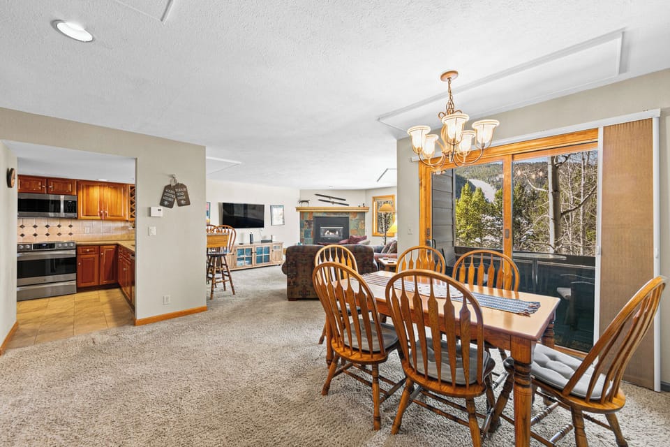 Condo (2 Bedrooms) | Property amenity