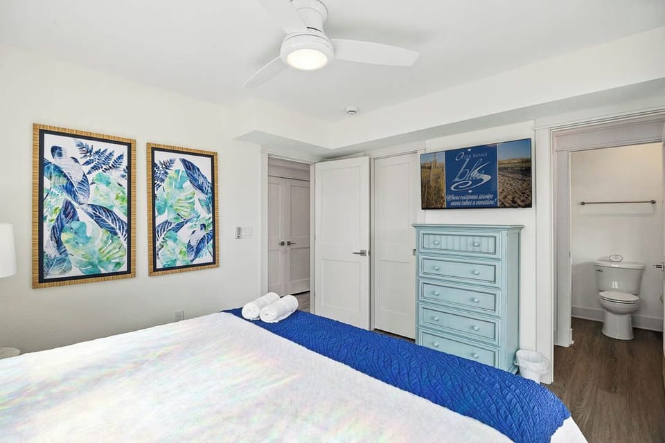 Mid-Level King Master Bedroom with Deck Access