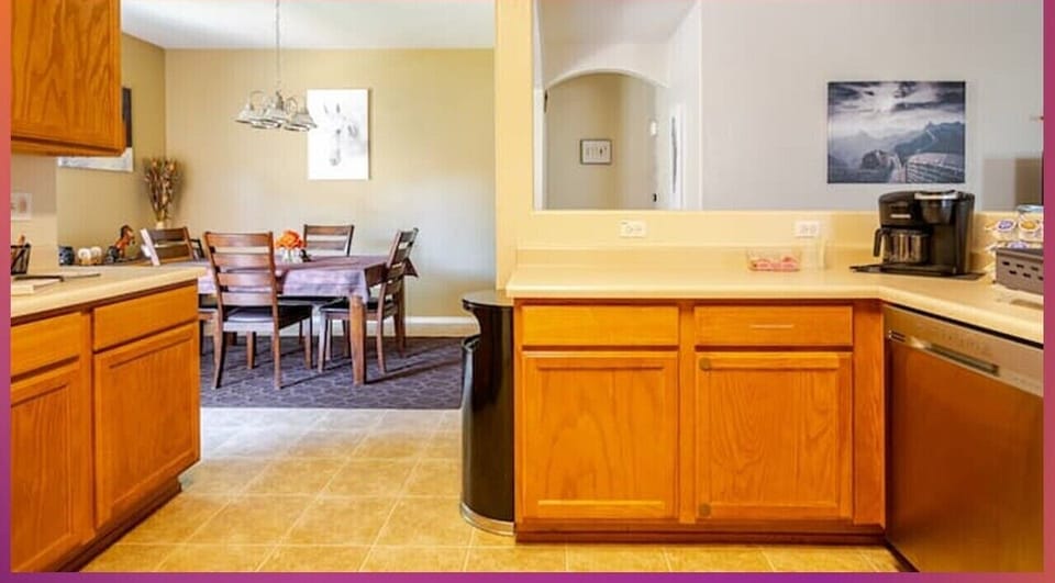 Dining area - adjacent to kitchen