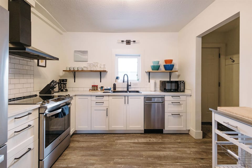 full kitchen