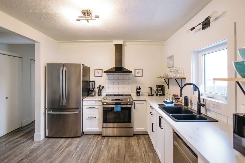 Full kitchen