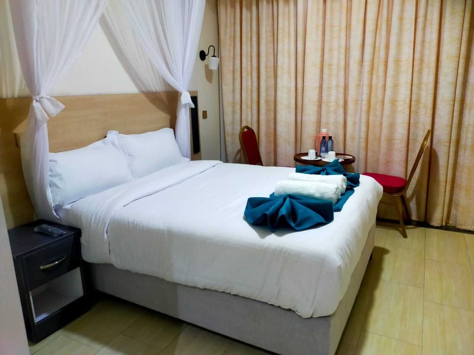 Deluxe Double Room, Garden View | Free WiFi, bed sheets