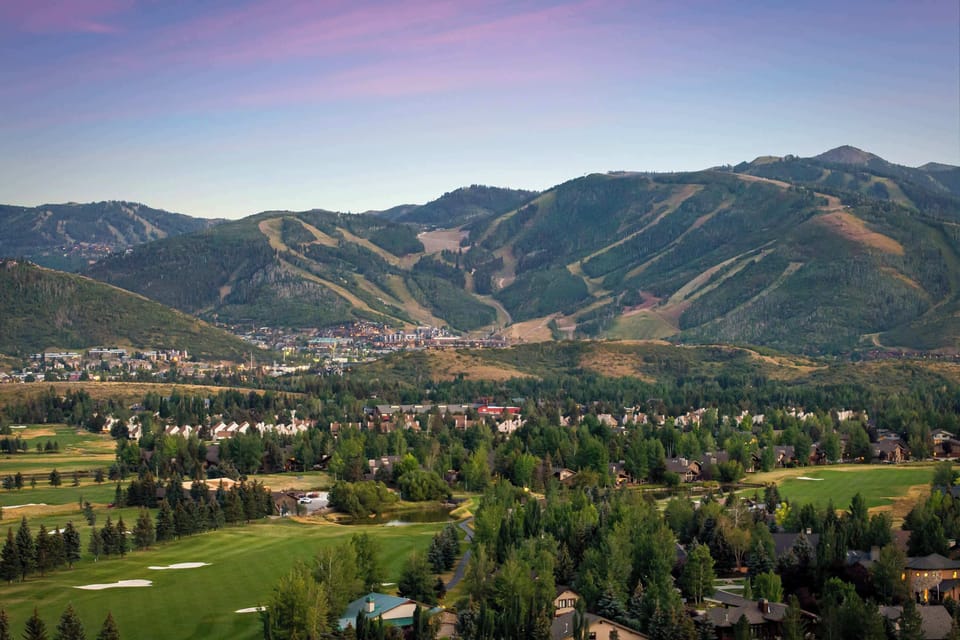 Just minutes to the slopes!