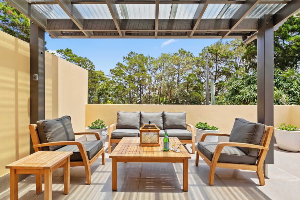 Welcome to your Noosa Hill holiday retreat