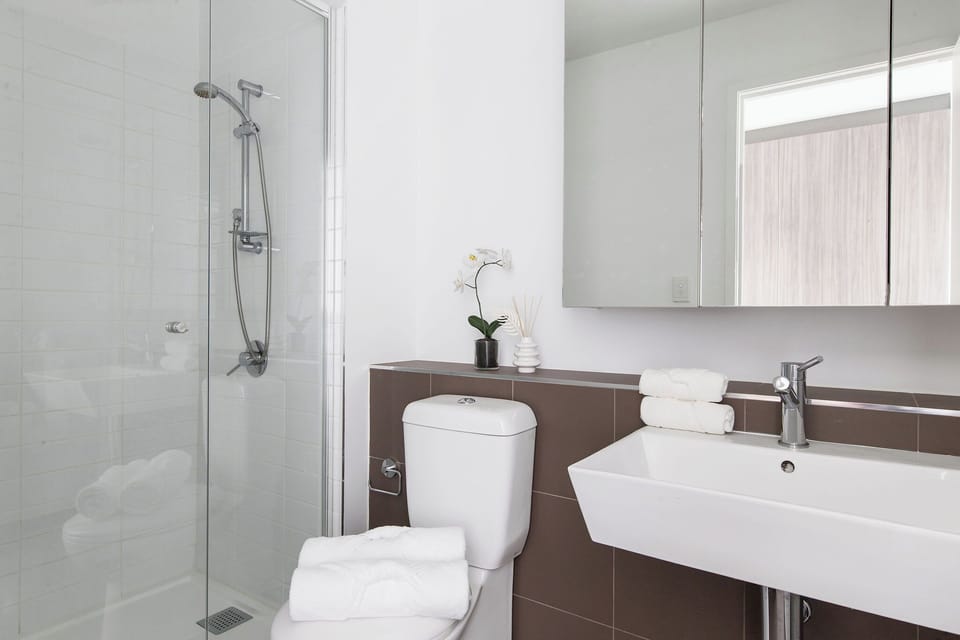 A Cozy 2BR Apt With Harbour Views, Free Parking Apartment in Melbourne