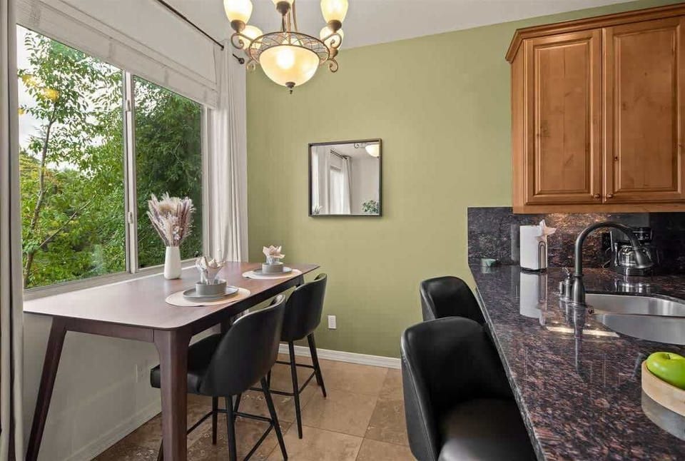 Dining table with seats for 4