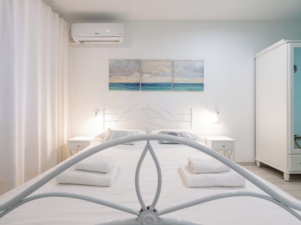 Economy Double Room | Blackout drapes, iron/ironing board, free WiFi