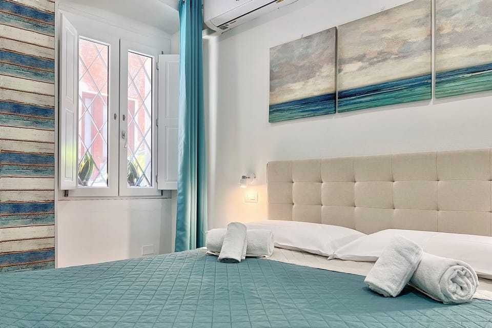 Economy Double Room | Blackout drapes, iron/ironing board (on request), WiFi (free)