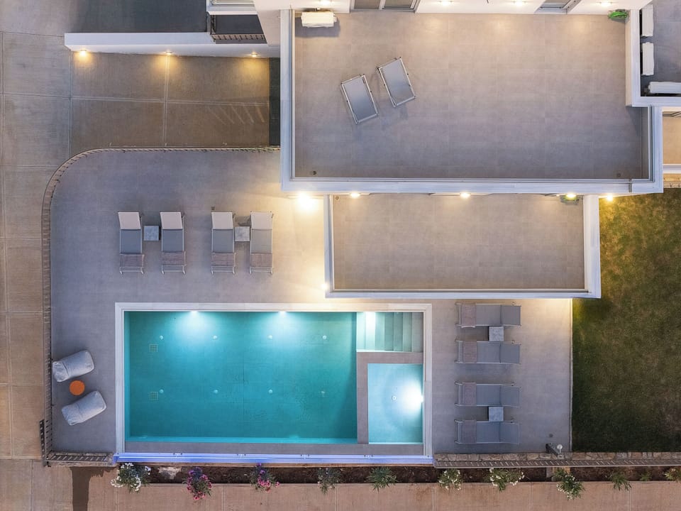 Τhe villa’s character and modern aesthetic shine