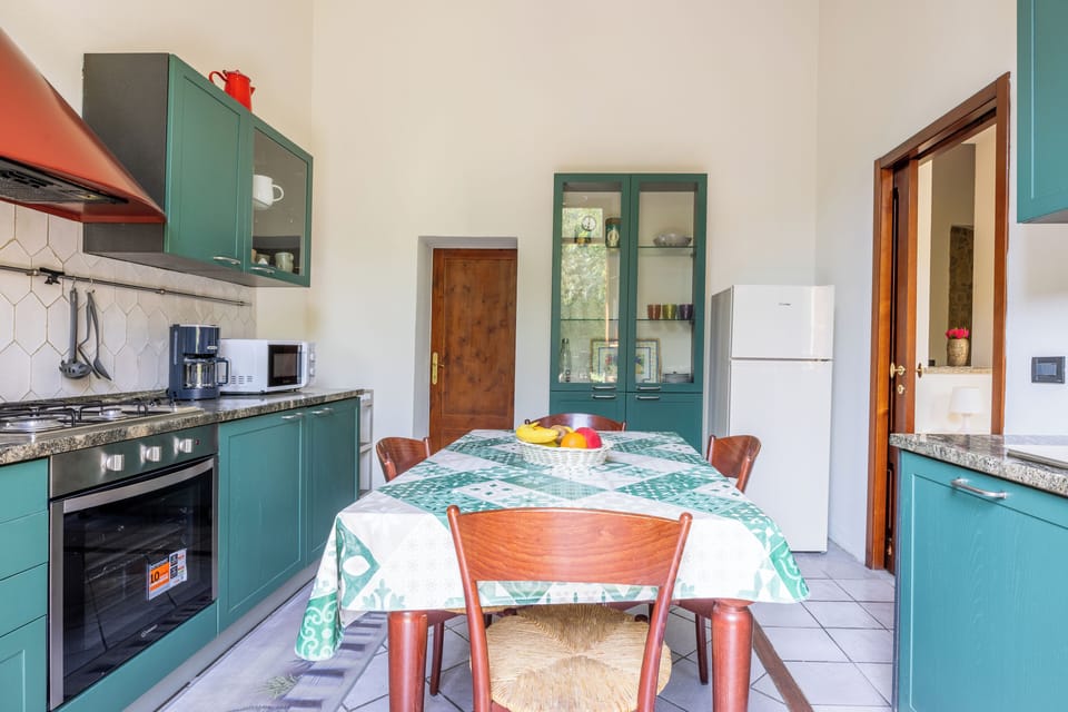 Apartment, Patio, Garden View | Private kitchen | Fridge, microwave, oven, stovetop