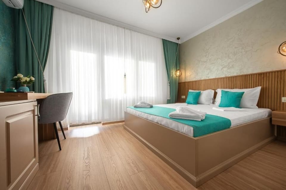 Soundproofing, iron/ironing board, free WiFi