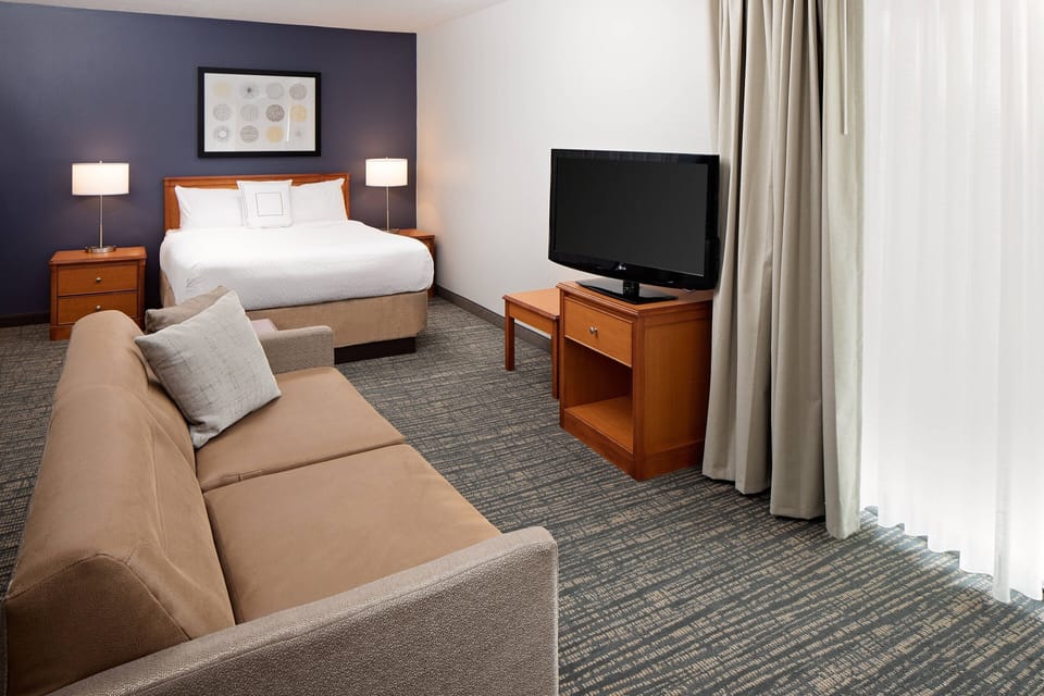 Studio, 1 King Bed with Sofa bed | Premium bedding, down comforters, pillowtop beds, desk