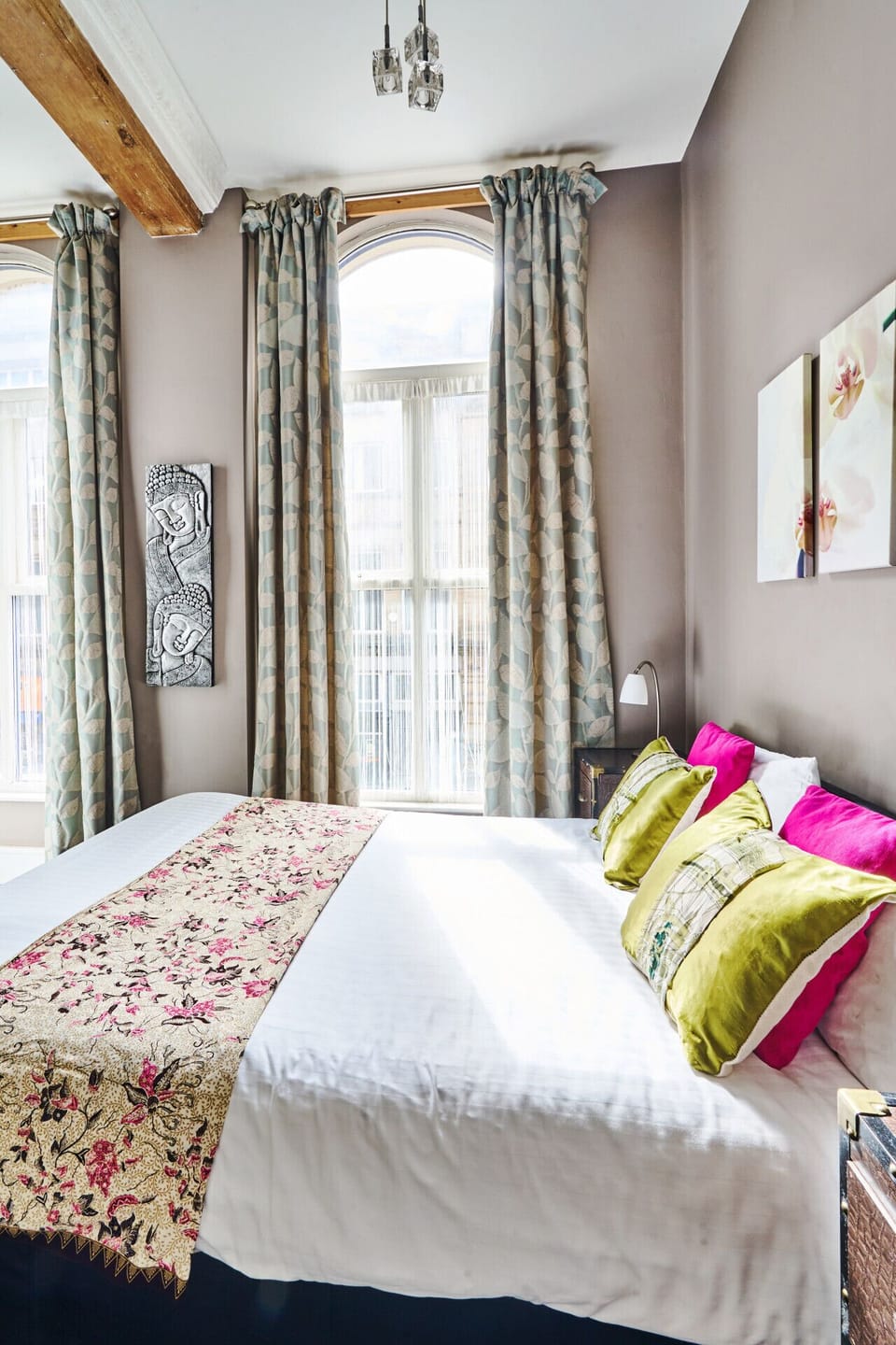 Flat 2 Floor Plan: Discover spacious living areas perfect for relaxation and entertaining!