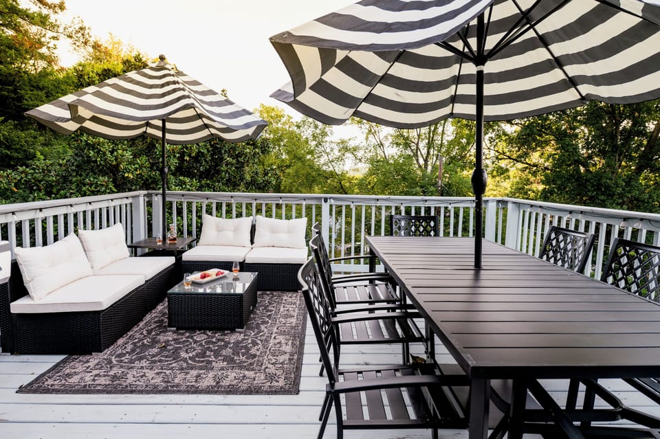 Outdoor dining for 8, BBQ, conversation seating while grilling
