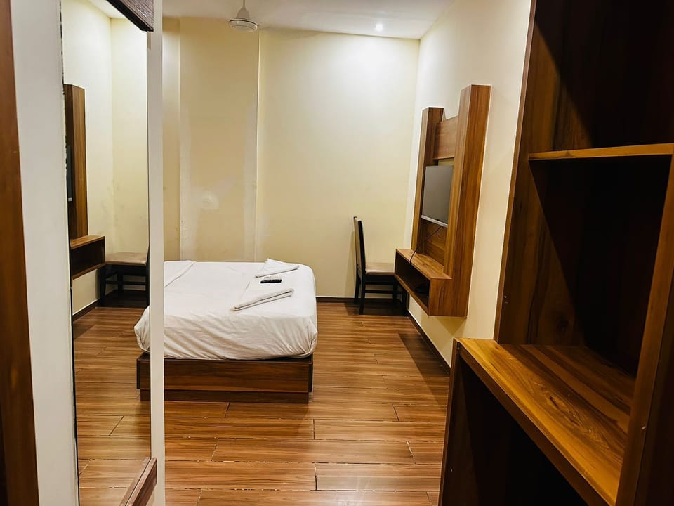Deluxe Double Room, Pets Not Allowed | Free WiFi