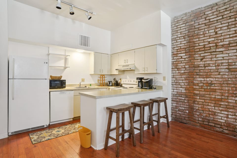 Apartment, 1 Bedroom | Private kitchen | Fridge, oven, coffee/tea maker, toaster