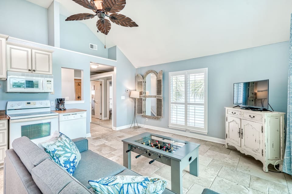 Condo, 2 Bedrooms | Interior