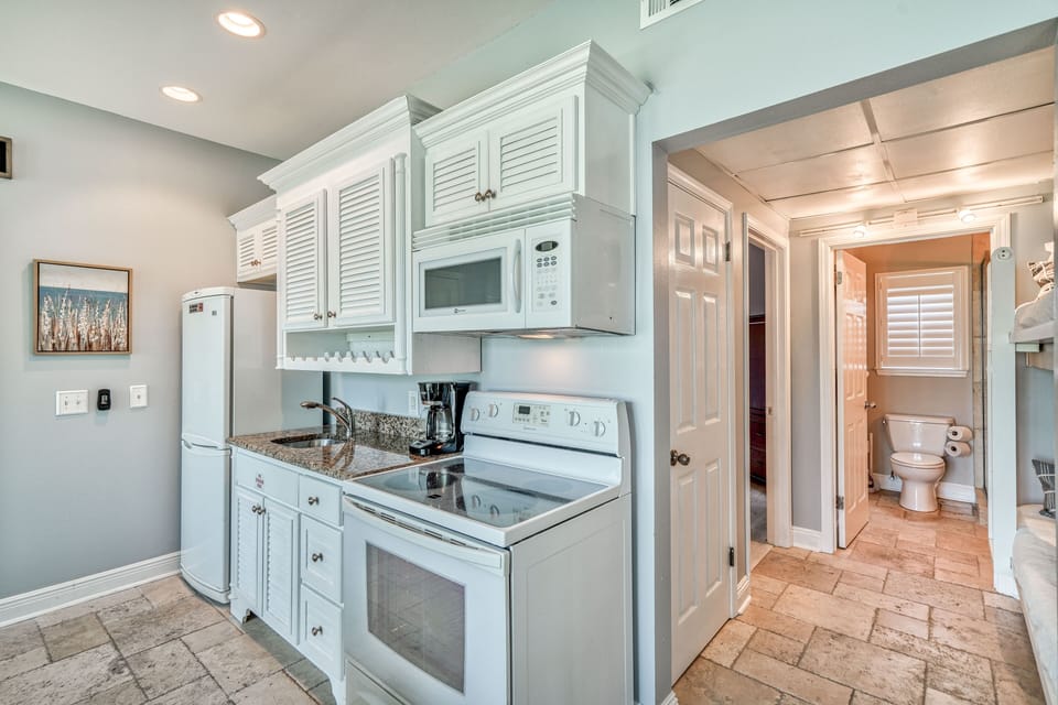 Condo, 2 Bedrooms | Private kitchen | Coffee/tea maker, fridge, oven, toaster