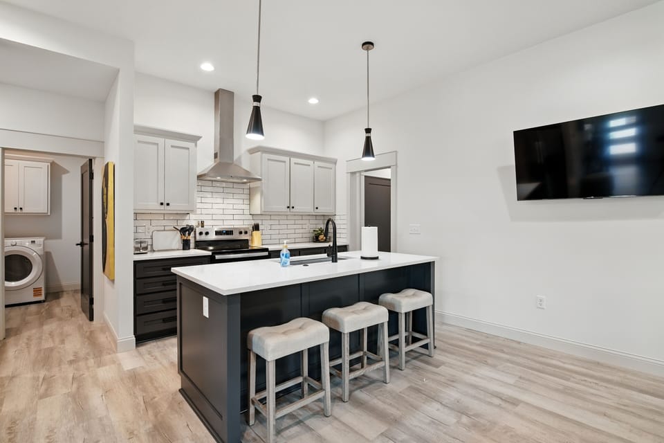 Duplex, 3 Bedrooms | Private kitchen | Coffee/tea maker, fridge, oven, toaster