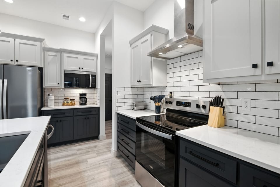 Duplex, 3 Bedrooms | Private kitchen | Coffee/tea maker, fridge, oven, toaster