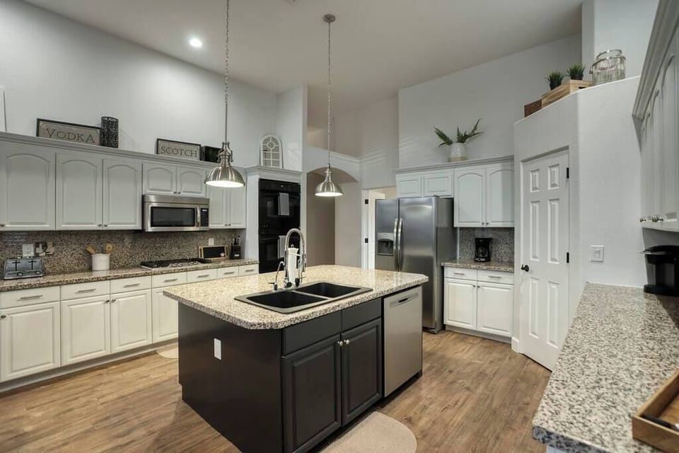 Kitchen with all the essentials you need to cook.