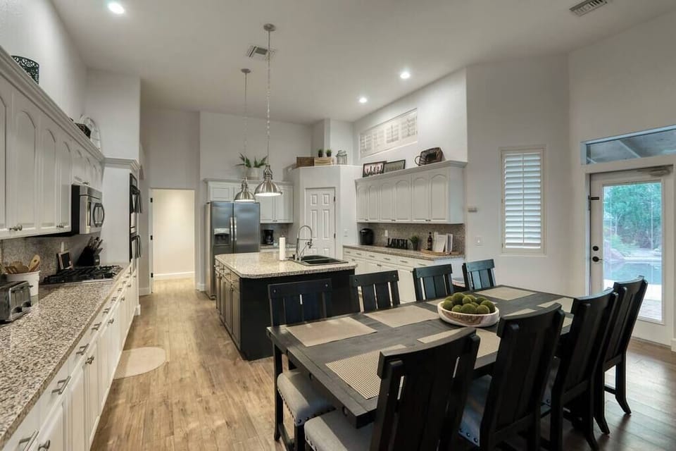 Fully equipped kitchen to make delicious meals.