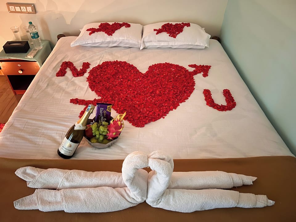 Deluxe Double Room, Balcony, Pool View | Desk, WiFi (free), bed sheets