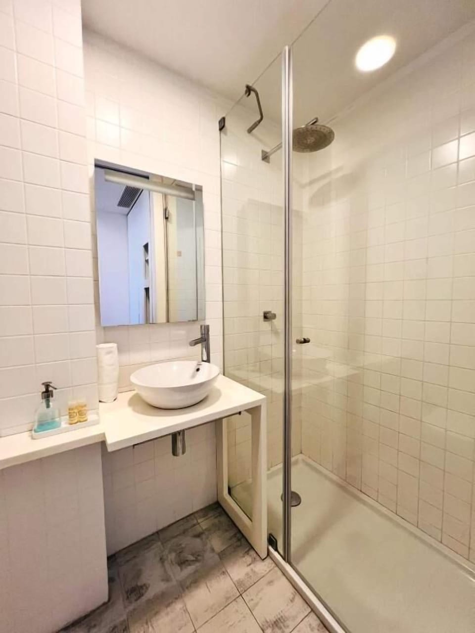 Standard Twin Room | In-room safe, desk, laptop workspace, free WiFi
