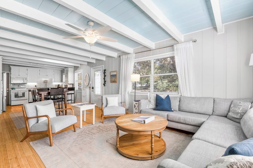 Living room / dining / kitchen