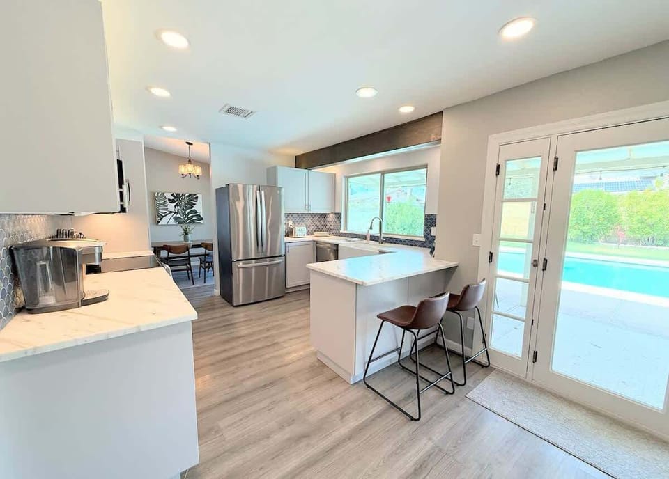 Another view of the kitchen 
