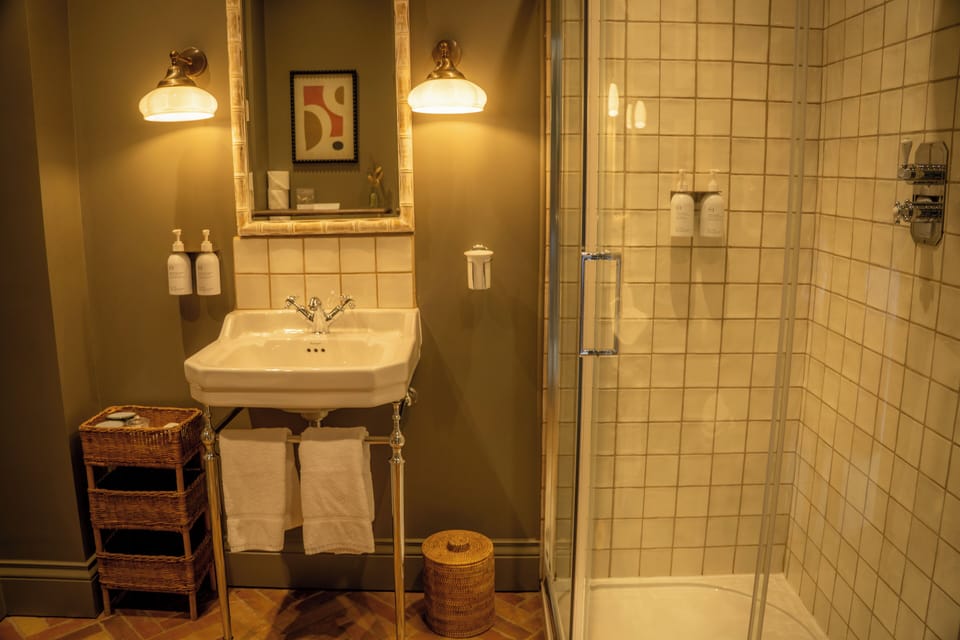 Twin Room, River View | Bathroom | Shower, bathrobes, shampoo, toilet paper