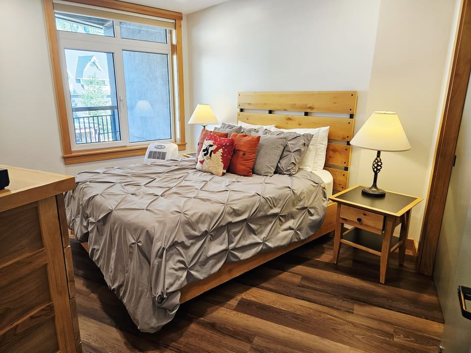 Indoors, Hardwood, Lamp, Table Lamp, Bed