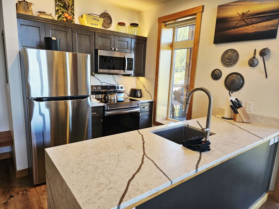 Indoors, Kitchen, Appliance, Refrigerator, Microwave