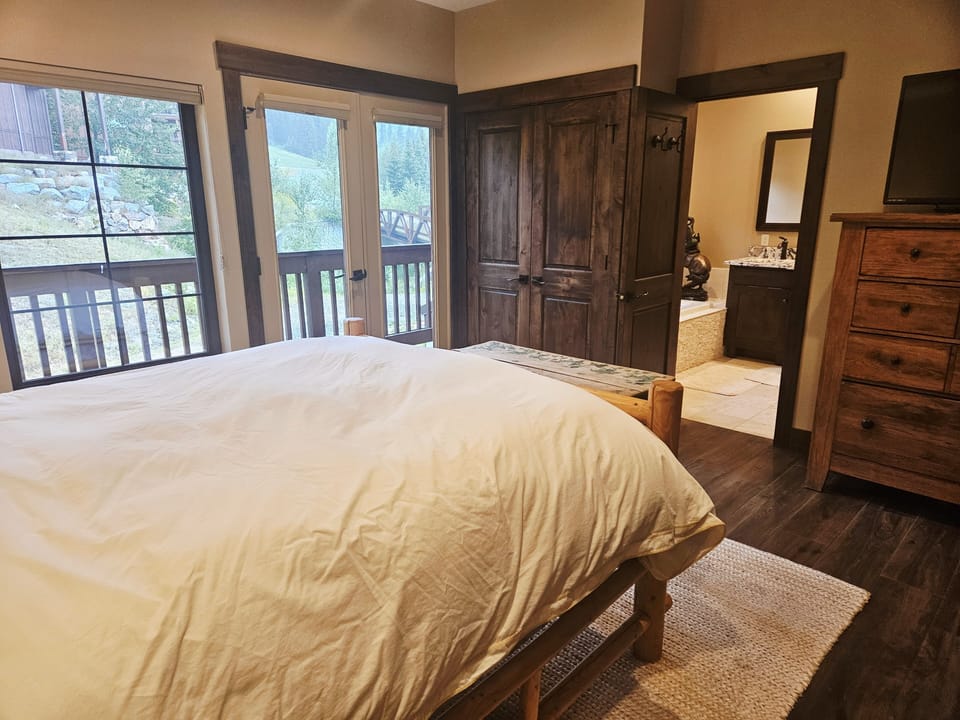 Indoors, Hardwood, Bed, Furniture, Stained Wood