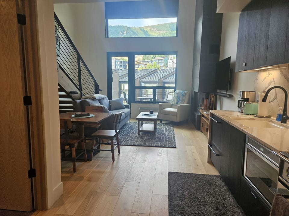 Floor, Indoors, Flooring, Furniture, Living Room