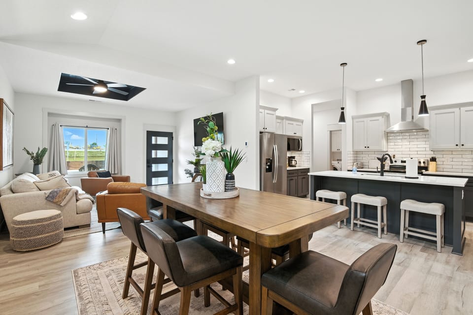 Dining Room, Dining Table, Furniture, Indoors, Table