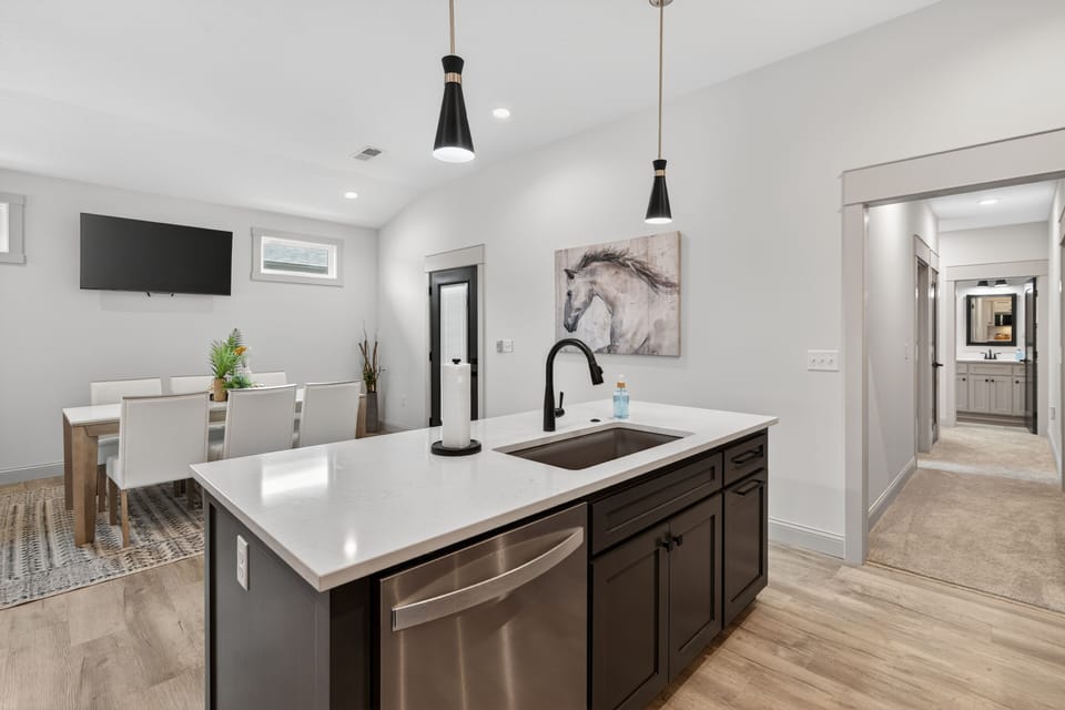 Indoors, Sink, Sink Faucet, Screen, Floor