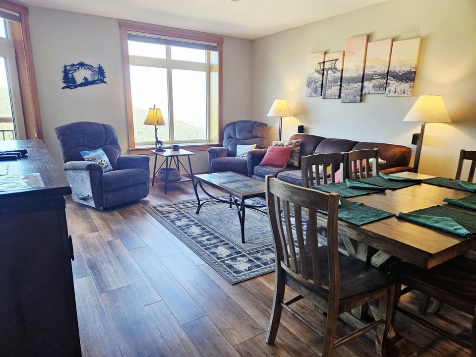 Home Decor, Furniture, Table, Architecture, Building