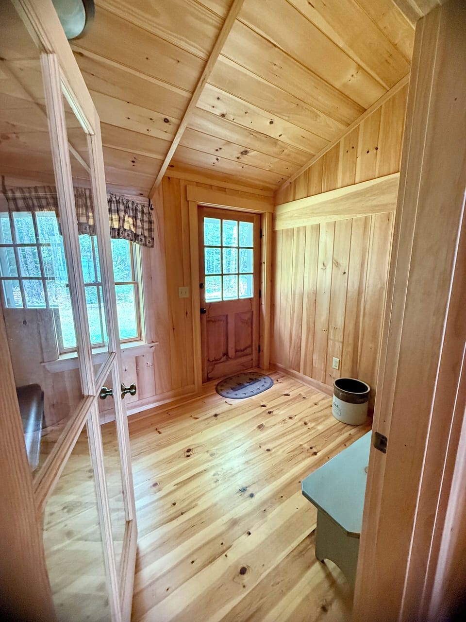 Beautiful mudroom.