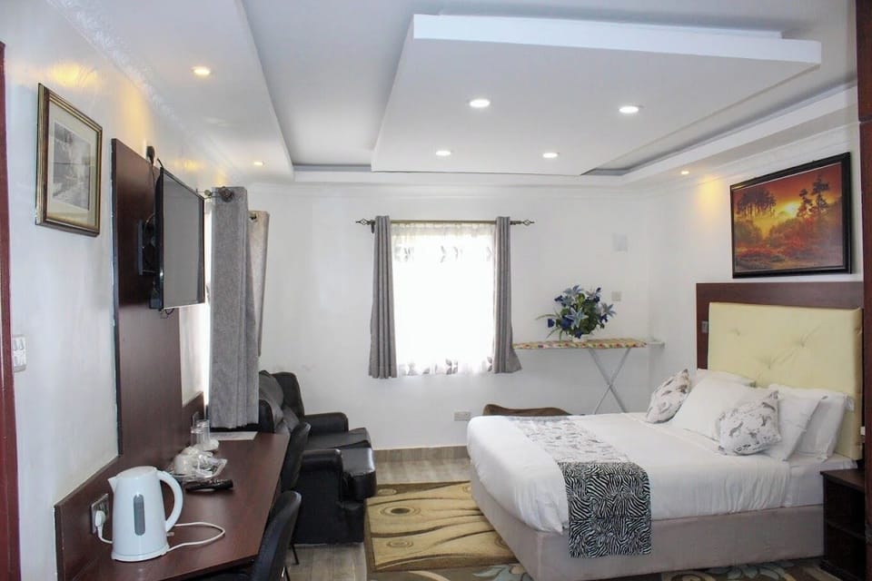 Deluxe Double Room, Garden View | Free WiFi, bed sheets
