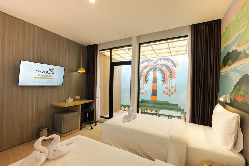 Deluxe Twin Room | Desk, WiFi (free), bed sheets